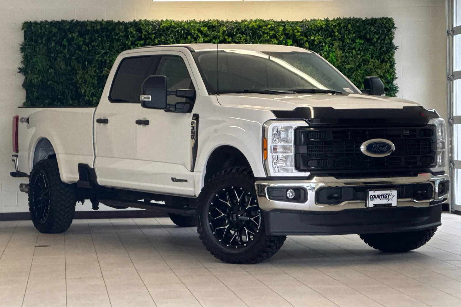 2024 Ford F-350 XLT 4x4 Crew Cab 176 in SRW's photo
