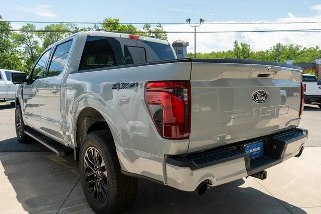 New 2026 Avalanche Ford XLT image 6