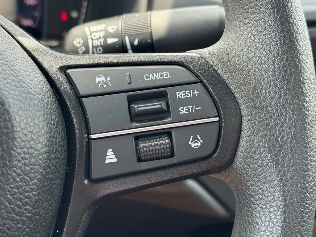 Used 2025  Honda LX image 24