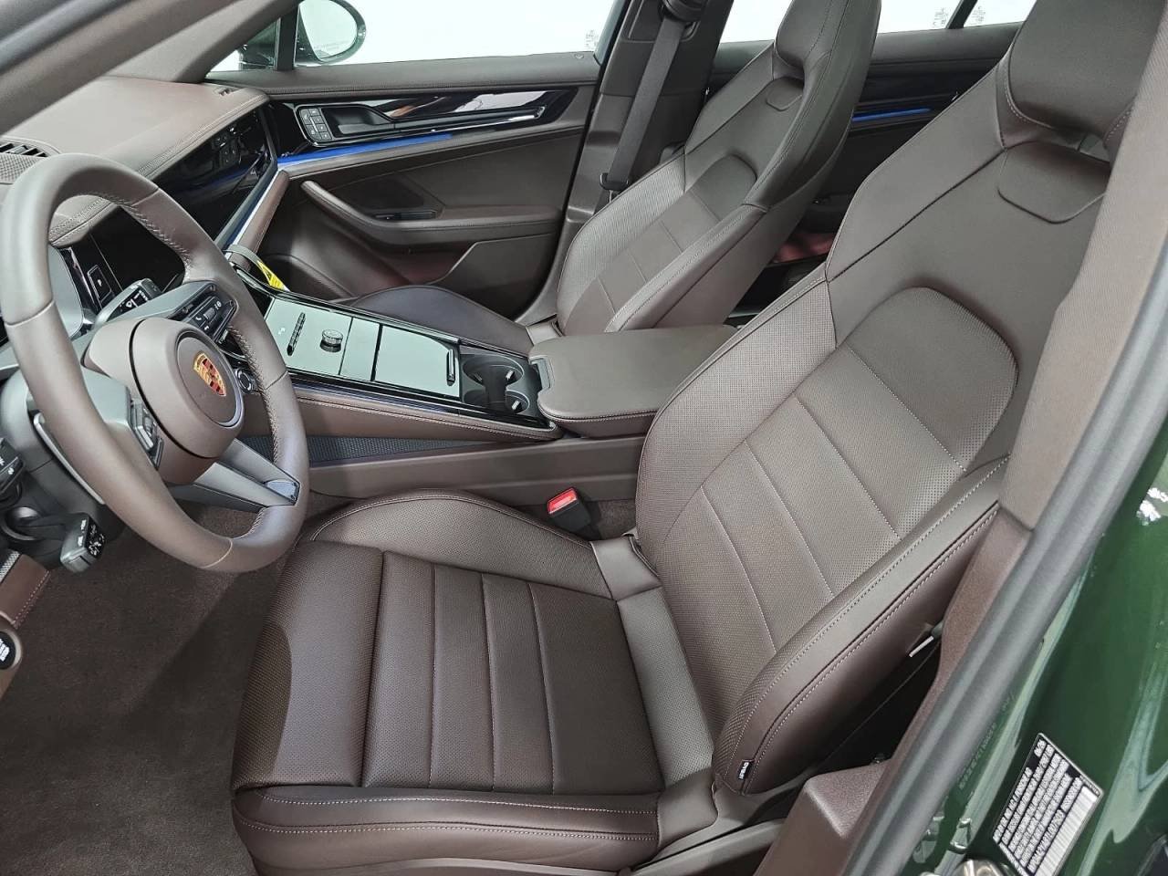 New 2026 Oak Green Metallic Neo Porsche  image 5