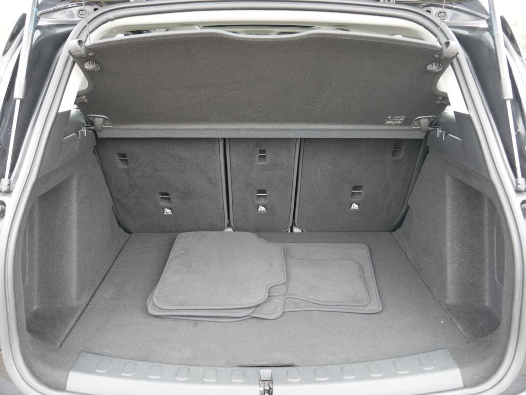 Used 2018 Black MINI Base image 12