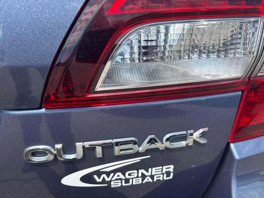 Used 2018 Twilight Blue Metallic Subaru 2.5i Premium image 6