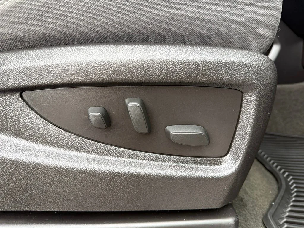 Used 2016 Gray Chevrolet LT image 22