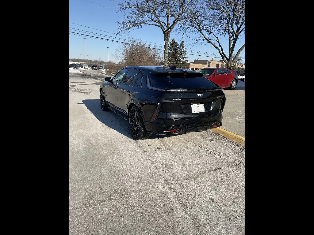 2026 Cadillac LYRIQ V Premium - Photo 10