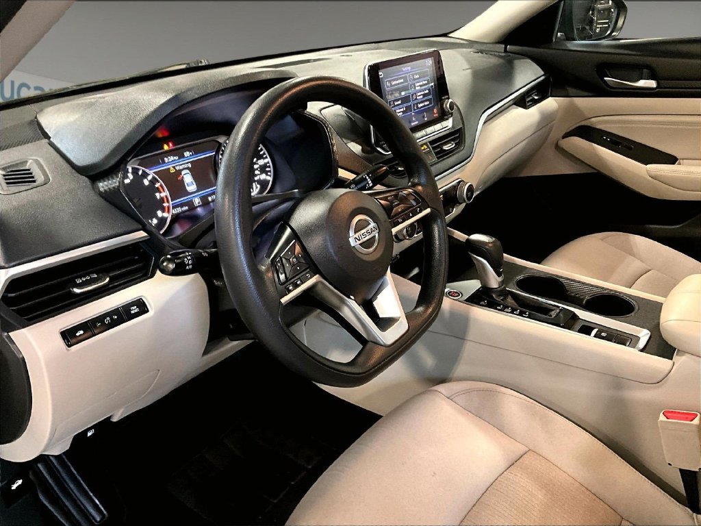 Used 2020 Black Nissan 2.5 S image 8