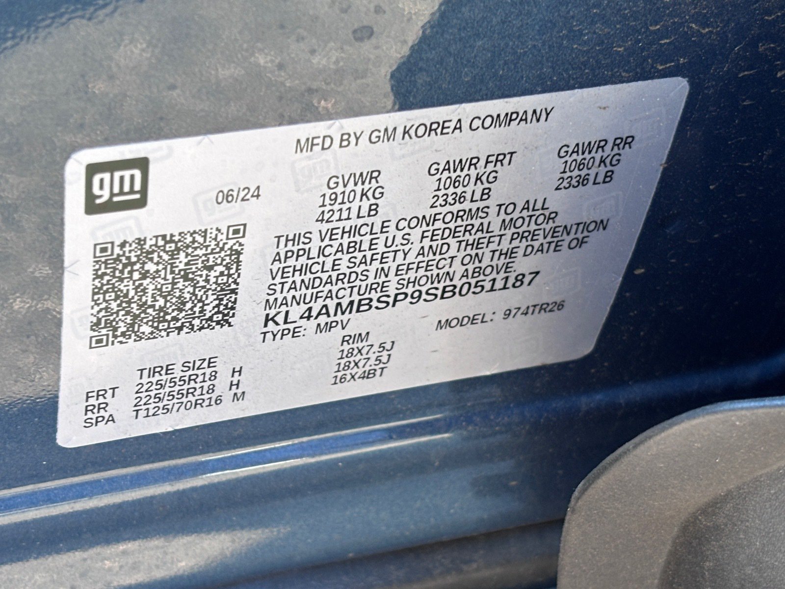 Used 2025 Ocean Blue Metallic Buick Preferred image 9