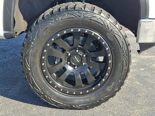 Used 2022 White GMC SLE image 7
