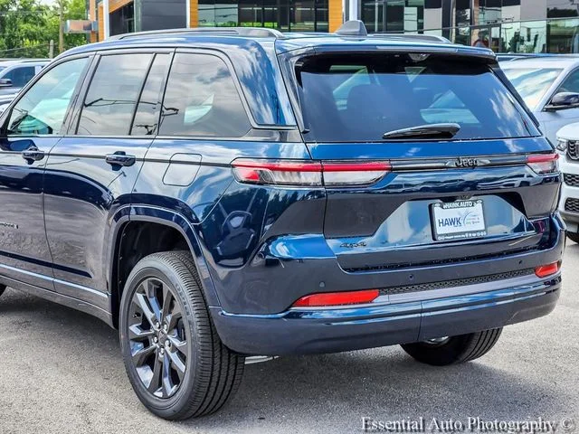 New 2026 Fathom Blue Pearl-Coat Exterior Paint Jeep Limited Reserve image 6