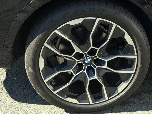 Used 2025 Black BMW xDrive40i image 8