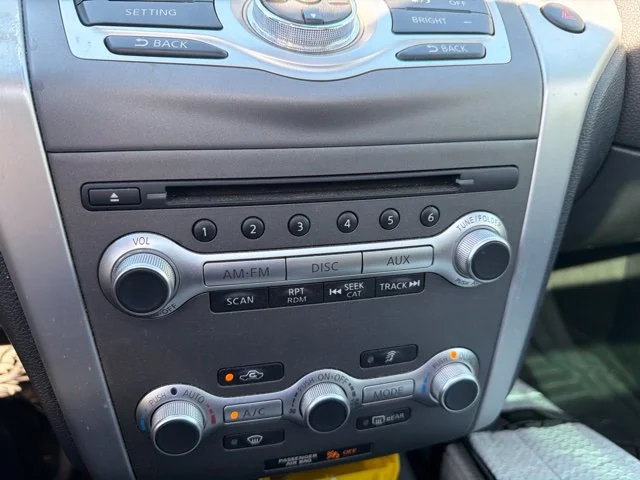 Used 2014 Gray Nissan SL image 14