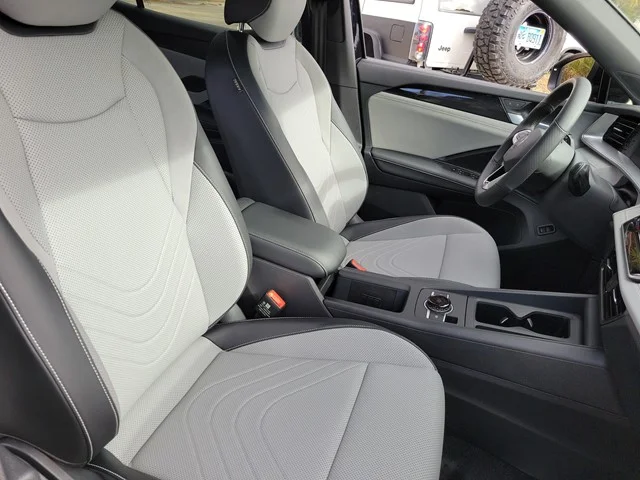2026 Volkswagen Tiguan SE R-LINE BLACK - Photo 6