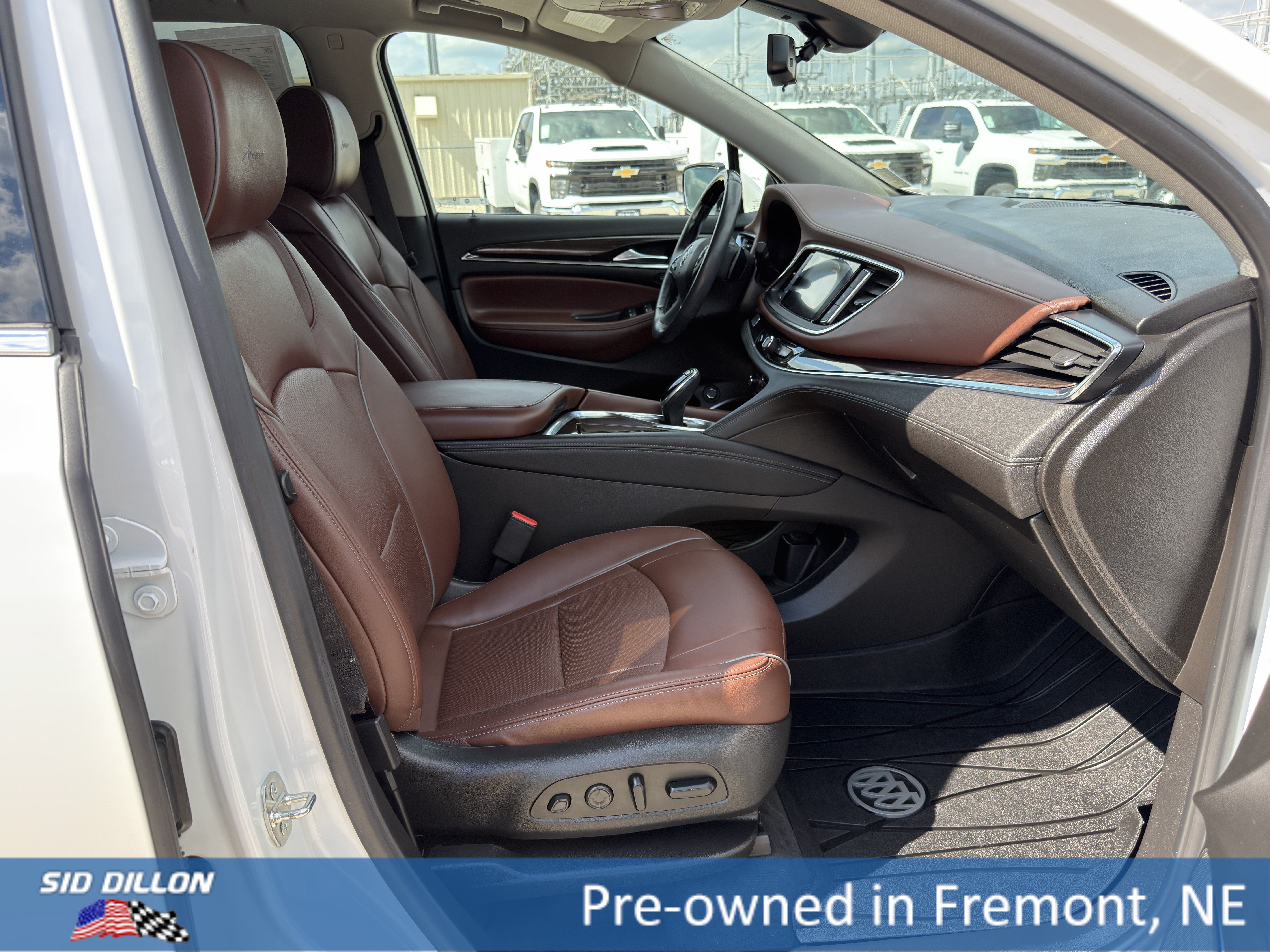 Used 2021 White Frost Tricoat Buick Avenir image 17