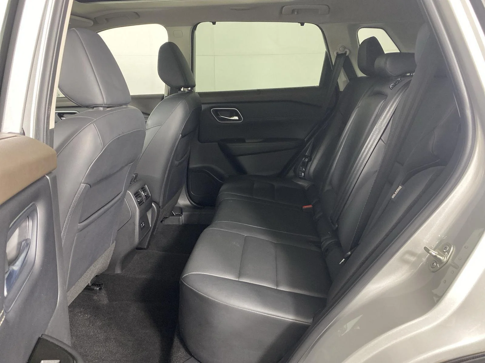 Used 2021 Brilliant Silver Metallic Nissan SV image 24