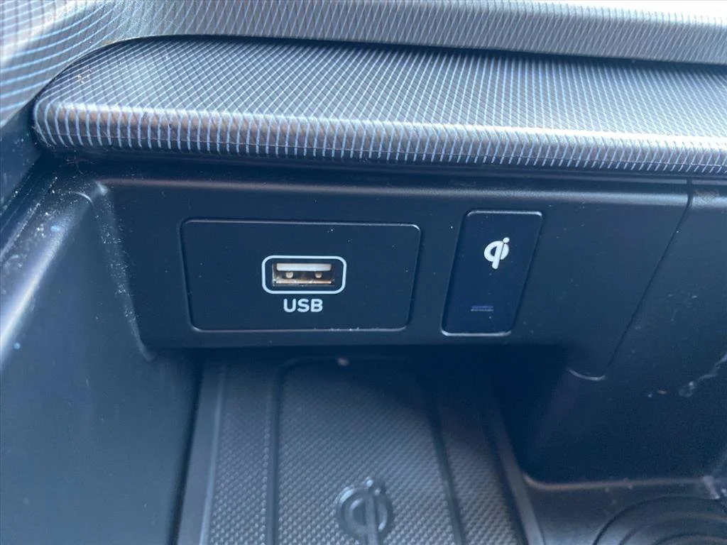 Used 2022 Abyss Black Pearl Hyundai SEL image 14