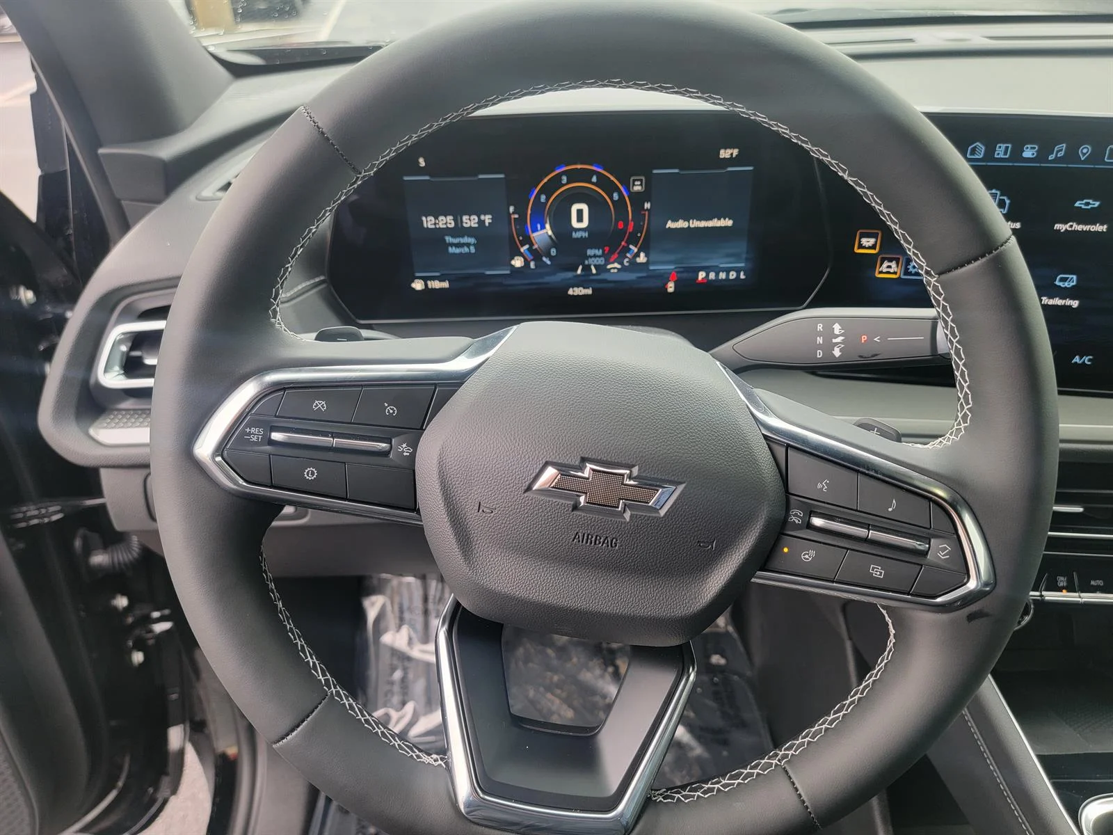 New 2026 Mosaic Black Metallic Chevrolet LT image 8