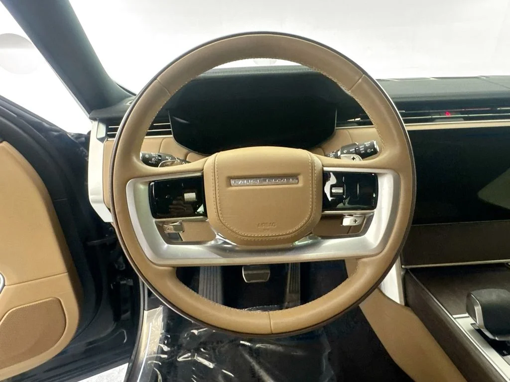 Used 2025 Black Land Rover SE image 11