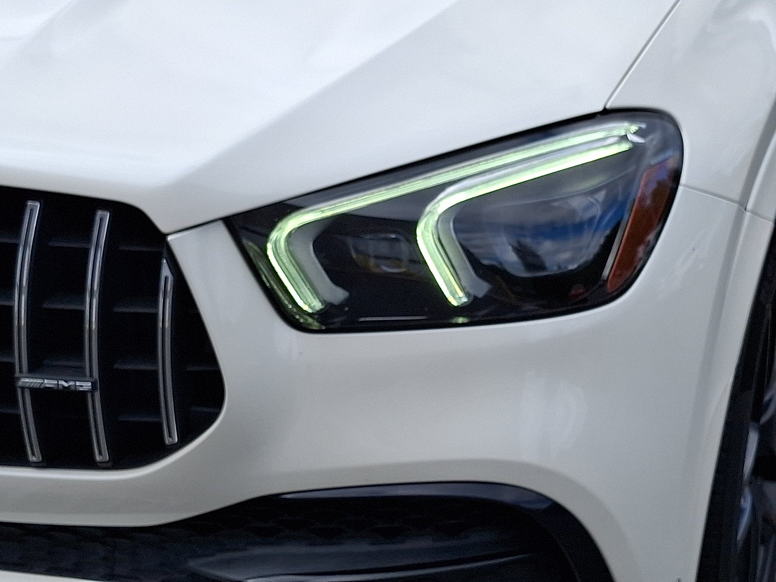 Used 2021 Polar White - 149 Mercedes-Benz 4MATIC® image 9