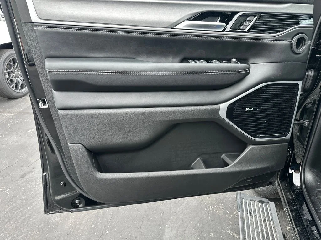 2026 Jeep Grand Wagoneer L Limited Altitude - Photo 14