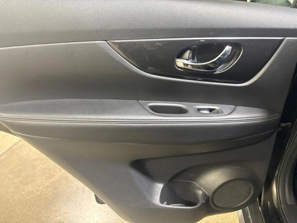 Used 2017 Midnight Nissan S image 19