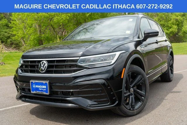 Used 2024 Black Volkswagen 2.0T SE R-Line Black image 1