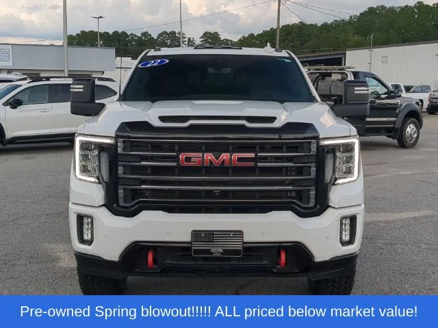 Used 2022 White GMC AT4 image 16