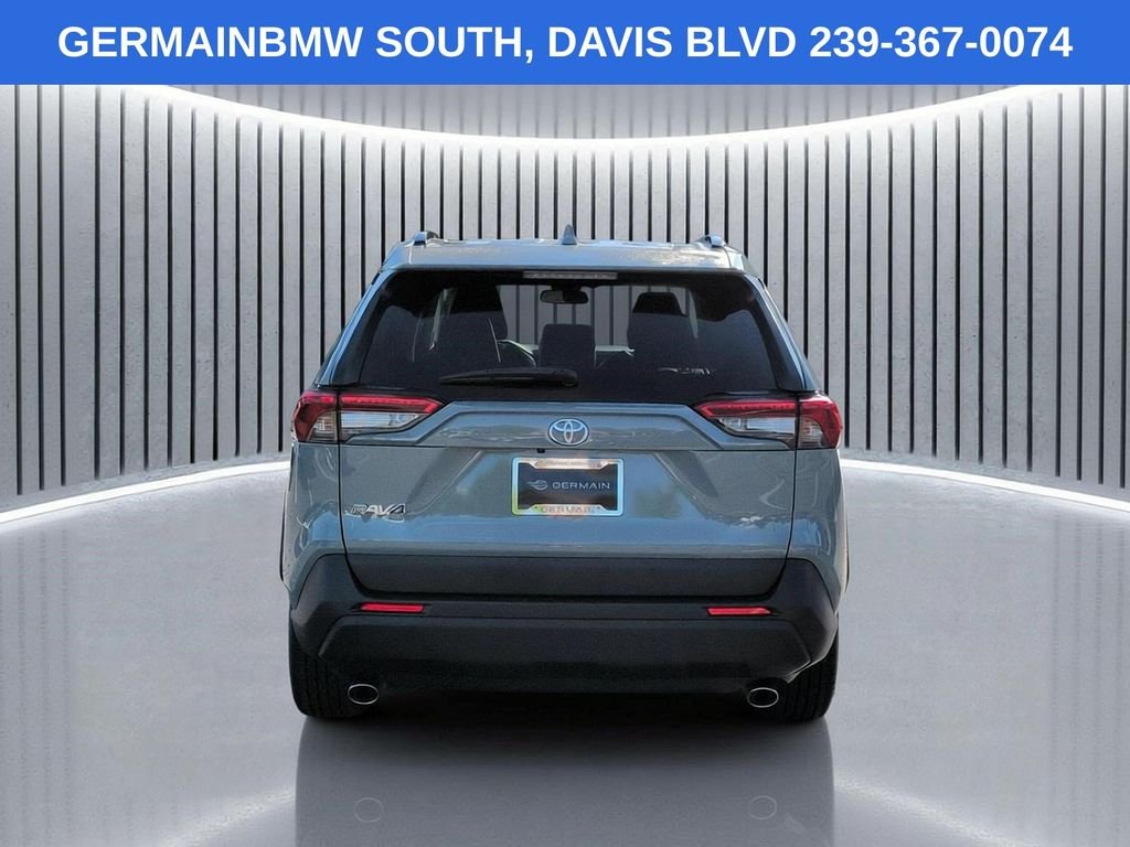 Used 2021 Lunar Toyota XLE Premium image 6