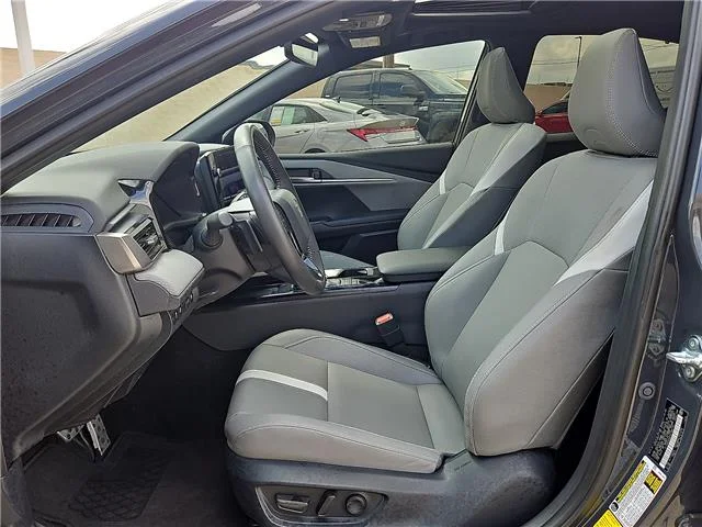 Used 2025 Underground Toyota SE image 11