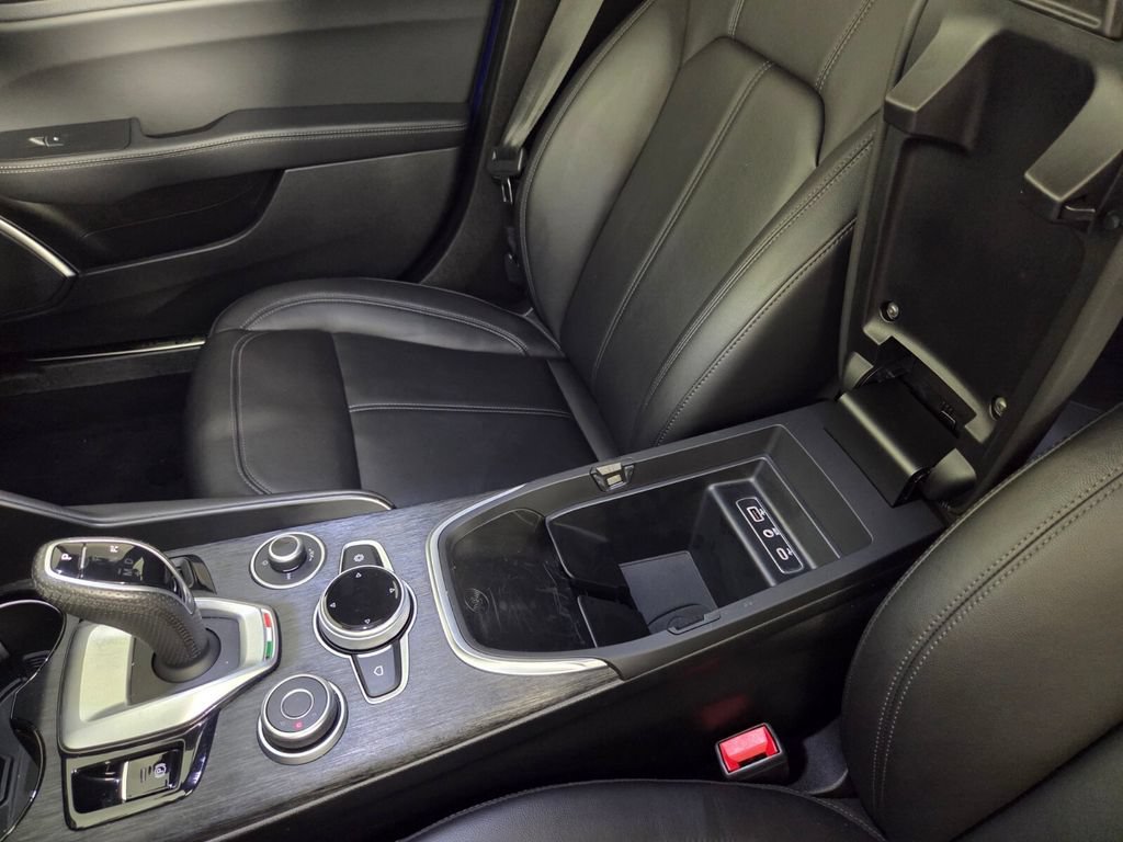 2022 Alfa Romeo Giulia Base - Photo 20