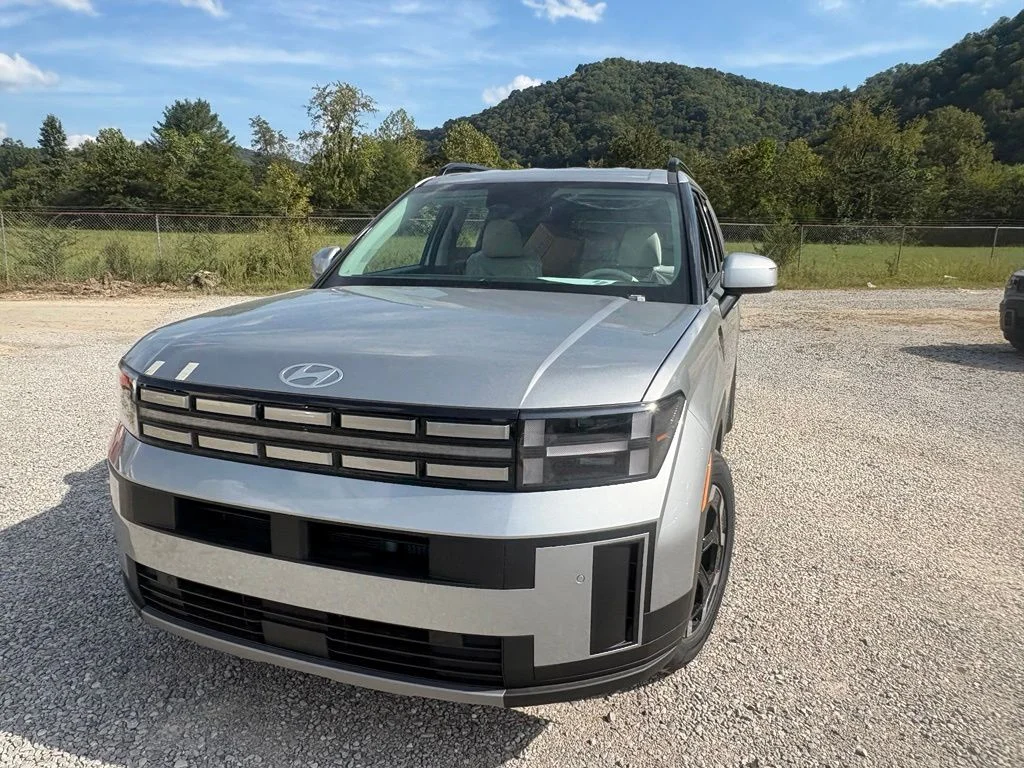 New 2027 Silver Hyundai SEL image 3