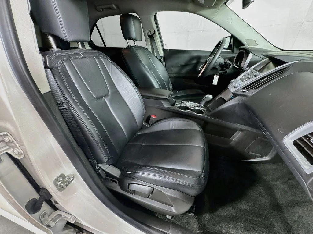 Used 2015 White Chevrolet LT image 32