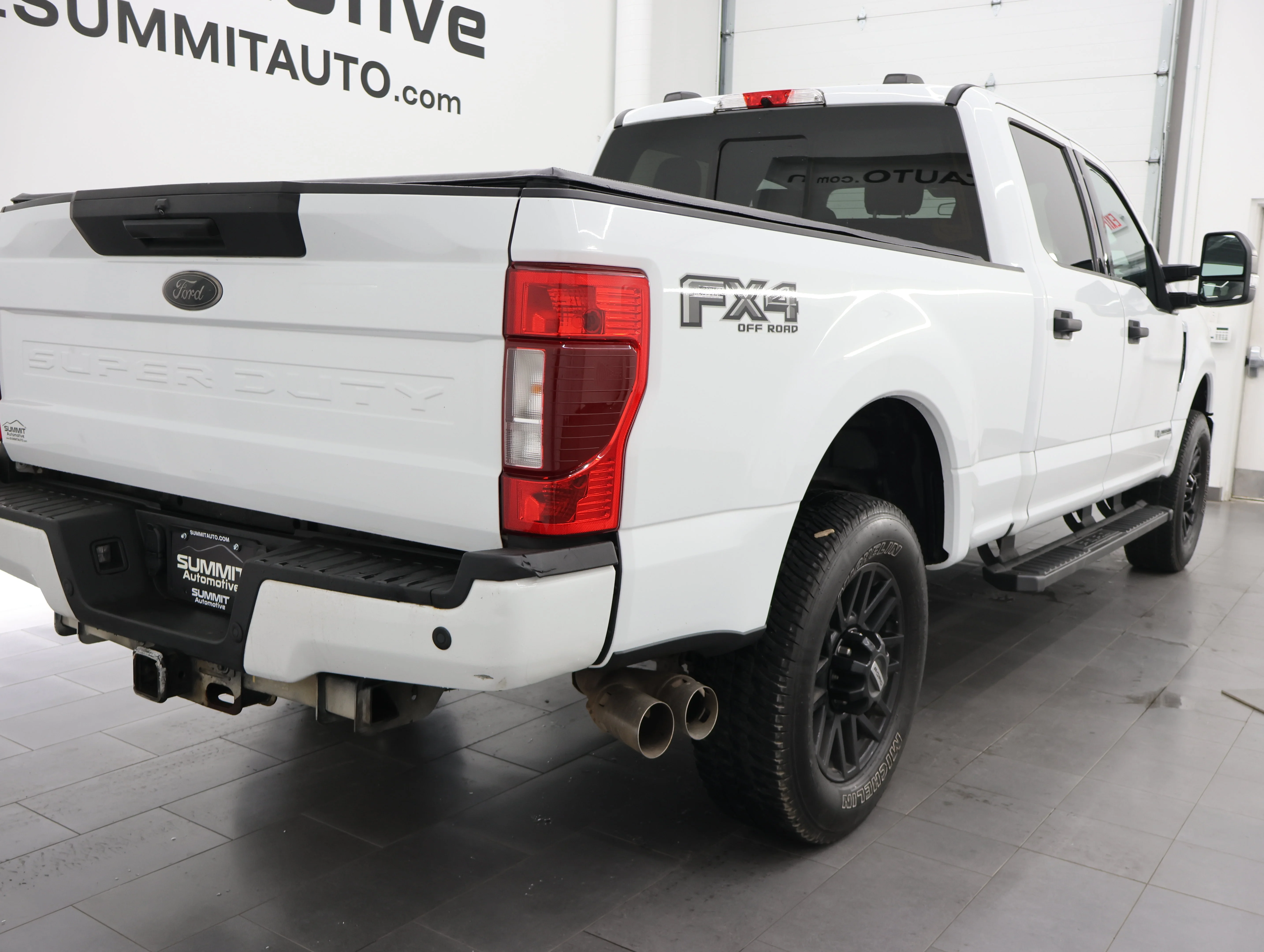 Used 2022 Oxford White Ford XLT image 4