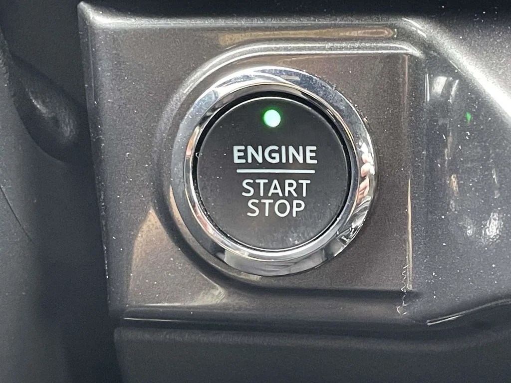 Used 2023 Red Ford XLT image 33