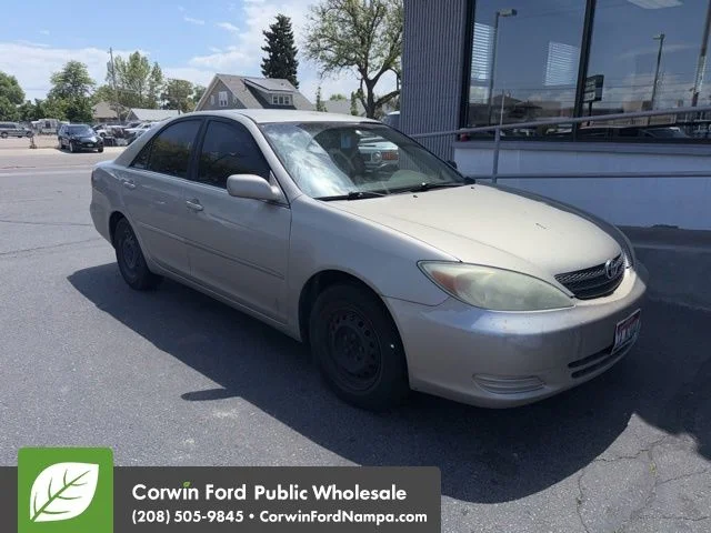 2004 Toyota Camry LE's photo
