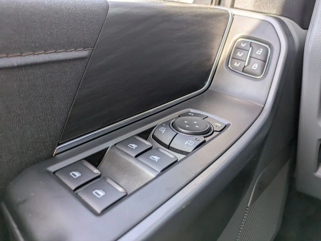 New 2026 Carbonized Gray Metallic Ford Lariat image 27
