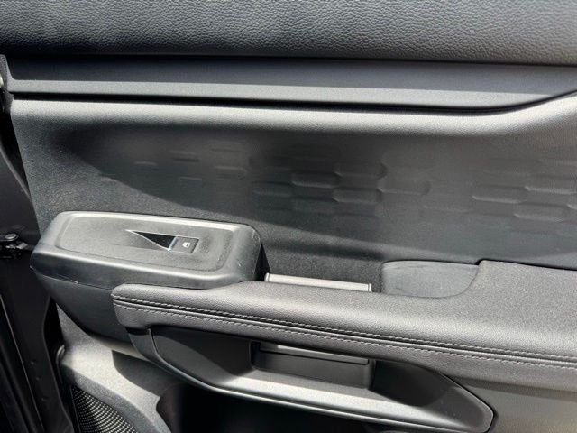 New 2026 Carbonized Gray Metallic Ford XLT image 21