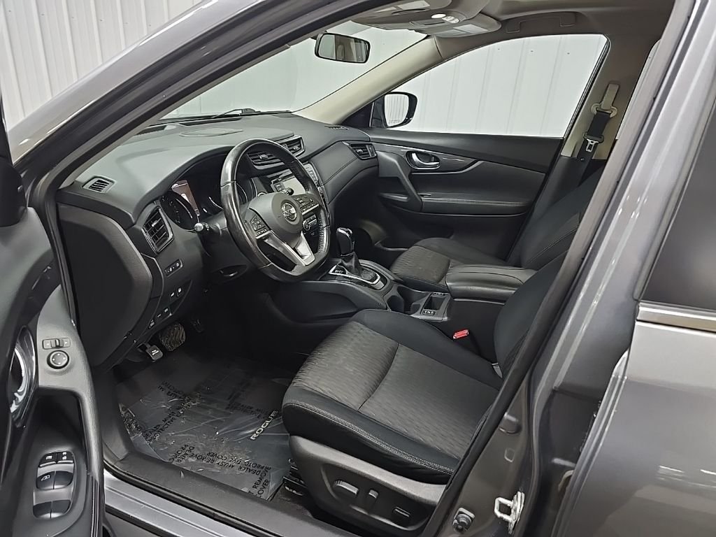 Used 2018 Gray Nissan SV image 31