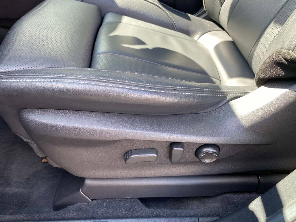 Used 2023 Silver Subaru Limited image 27