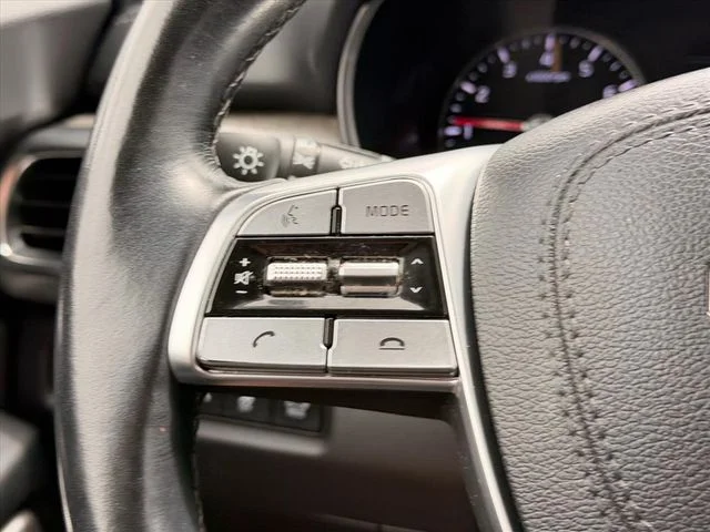 Used 2022 White Kia EX image 21