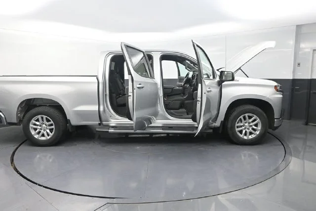 Used 2020 Silver Chevrolet LT image 46