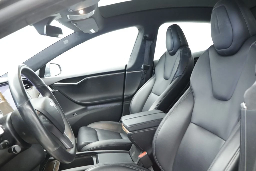 Used 2020  Tesla Long Range image 17