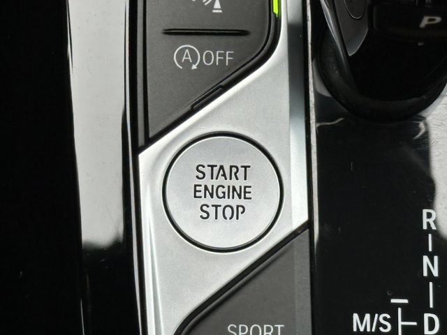 Used 2023 White BMW xDrive30i image 23