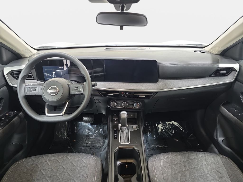 Used 2025 Aspen White Tricoat Nissan SV image 10