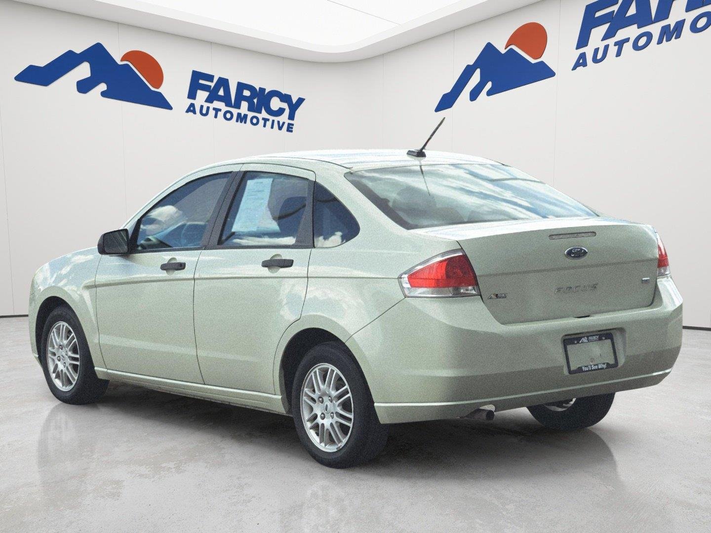 Used 2010  Ford SE image 7