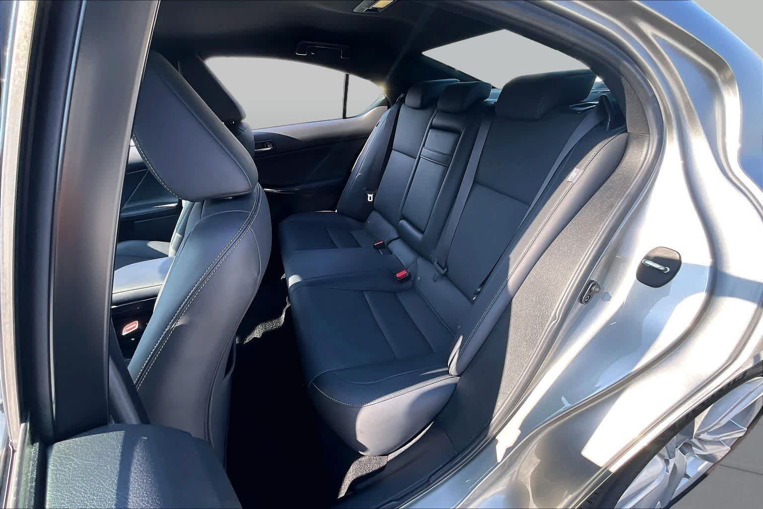 Used 2021 Atomic Silver Lexus  image 38