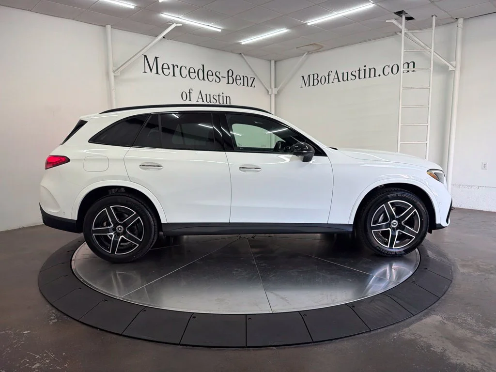 New 2027 White Mercedes-Benz GLC 300 image 8