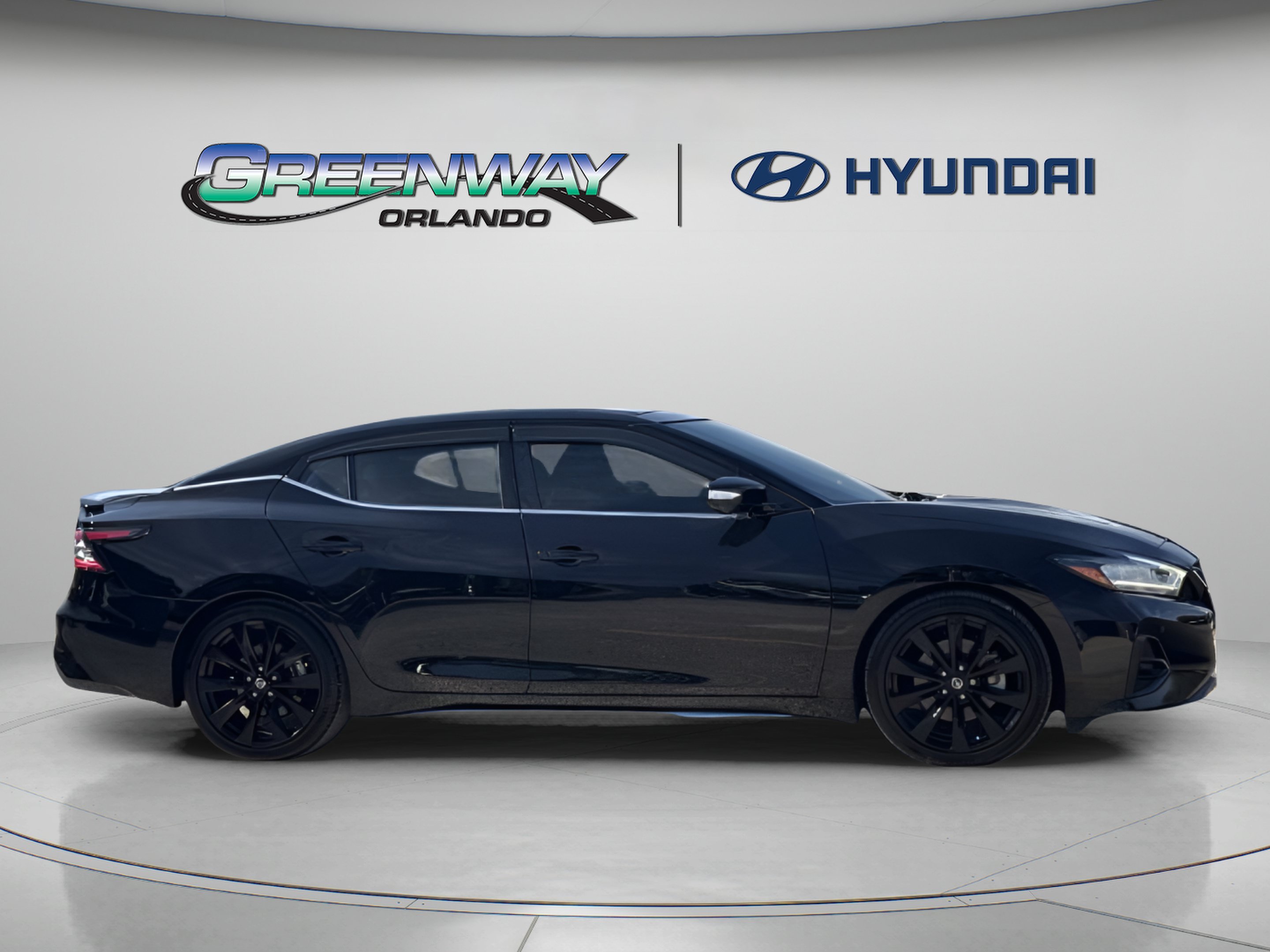 2021 Nissan Maxima SR - Photo 8