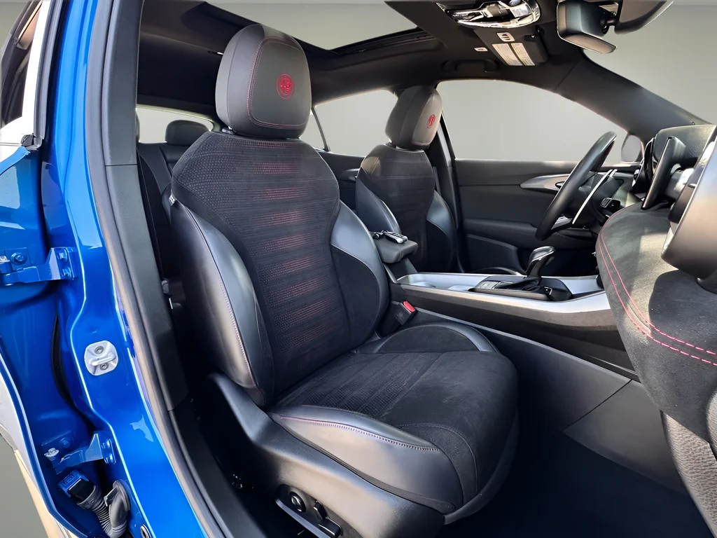 Used 2024 Blue Alfa Romeo Veloce image 20