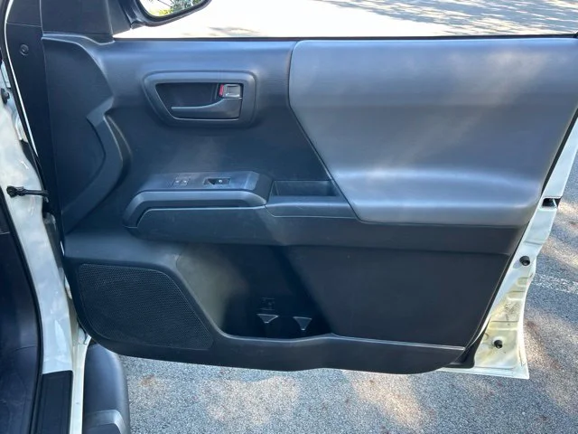 Used 2016 White Toyota SR image 26