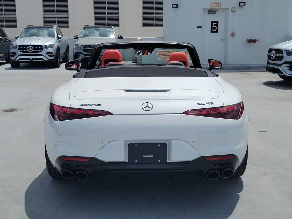 New 2027 MANUFAKTUR Moonlight White Metallic Mercedes-Benz AMG® SL 43 Roadster image 32