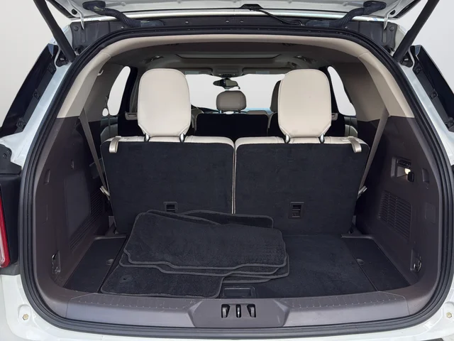 Used 2022 White Ford Platinum image 13